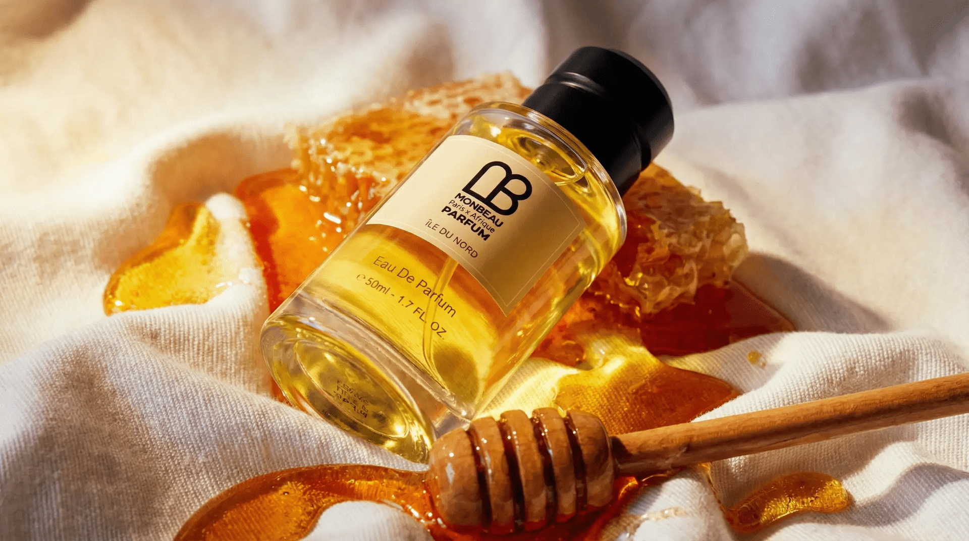 Monbeau Île Du Nord perfume bottle premium fragrance product shot